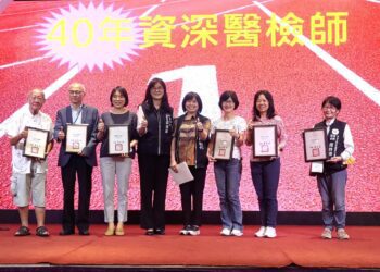 中市府表揚資深醫事檢驗師-肯定專業貢獻守護市民健康
