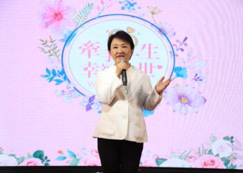 幸福巴士啟航！中市50對新人市府浪漫完婚-盧市長分享婚姻心法：選你所愛、愛你所選！