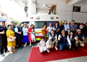 提升救援效能守護市民安全！西屯老街瑞和商號子女捐贈消防局西屯分隊高規格全配救護車