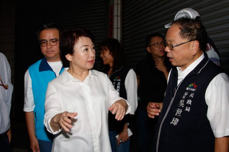 梅川東路急雨積淹水20分鐘消退-盧市長趕赴勘災：儘速提出改善方案