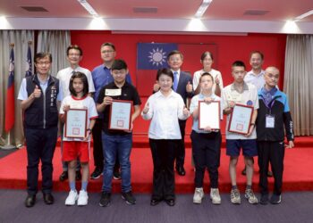 勇往向前綻放人生光芒-中市2025總統教育獎5生獲殊榮