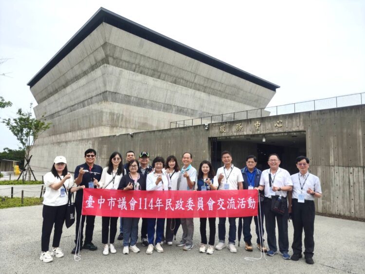 中市府攜手議會赴新竹參訪永生園區-民政局長：為台中殯葬改革注入新思維