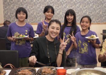 許淑華縣長「請吃牛排」 民和國中、希娜巴嵐國小、潭南國小合唱團雀躍不已