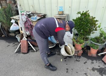 拒絕登革熱-!-中市環保局呼籲市民把握雨後黃金48小時清除積水容器