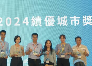 獲交通部肯定-打造藍天白雲城市！中市公車電動化將突破4成