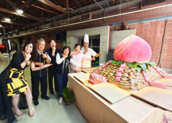 2025台中國際糕豐會登場-巨型太陽餅壽龜亮相