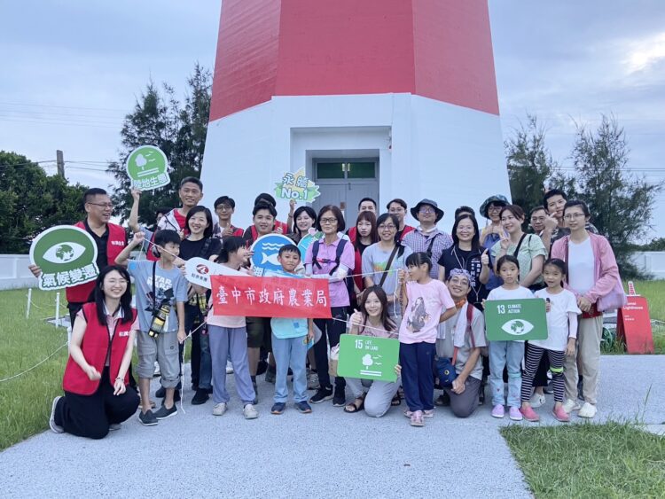 為高美陸蟹留下安心回家的路-中市農業局與和潤企業邀大小朋友溫馨守護