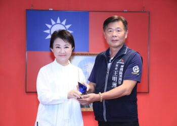 中市溪洲里獲內政部韌性社區2星標章-盧市長親頒表揚-肯定防災實力