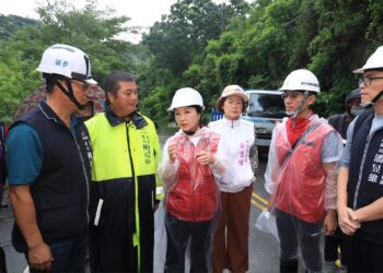 太平區黃竹里竹村路因豪雨崩塌-盧市長勘災指示：全力搶通、保障居民安全
