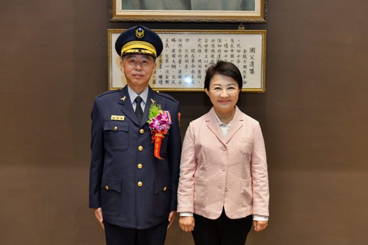 中市新卸任警察局長布達交接-盧市長期勉再現佳績