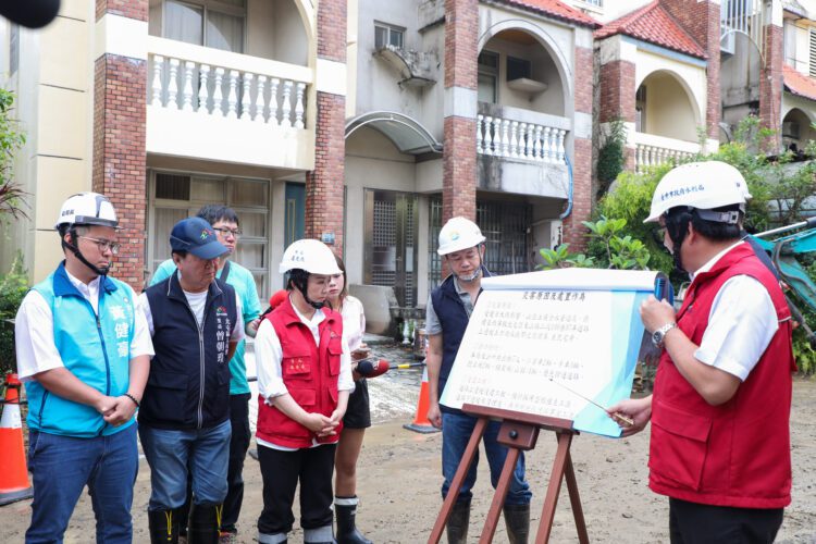 7月雨量破21年紀錄！-北屯、石岡邊坡滑落波及6戶-盧市長親勘災指示：全力復原、保障居民安全