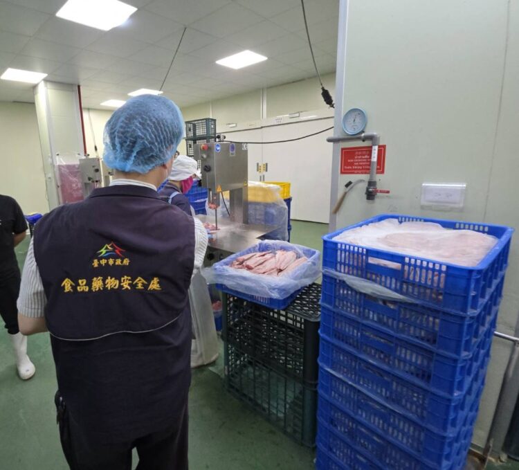 把關市民食安！-中市食安處執行水產品專案稽查-查獲1件標示違規已下架停