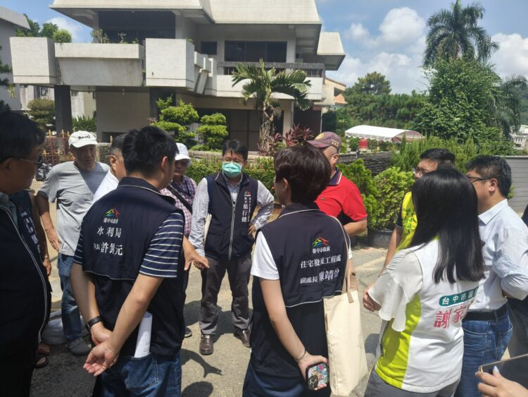 北屯區社區外道路塌陷-市府即刻會勘啟動修復、保障市民通行安全