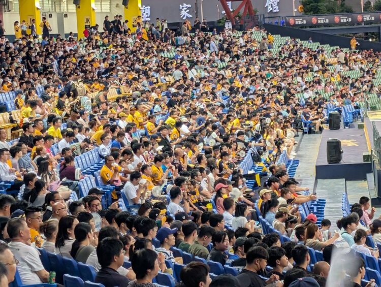 以父之名！來洲際看職棒免費兌換門票-中市運動局力邀市民踴躍到場觀賽挺棒球