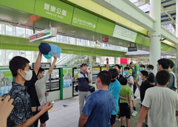 中捷用愛陪伴-中區兒童之家完成捷運之旅