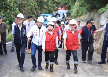 連日豪雨致台中霧峰暗坑巷災損-盧市長親赴關心搶修進度：全力保障市民安全