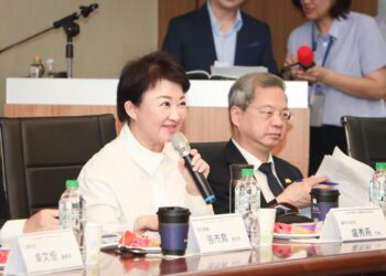 行政院長與台中機械業者交流美國關稅衝擊-盧市長親出席為產業發聲