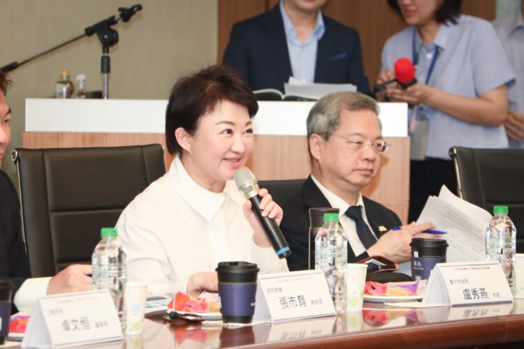 行政院長與台中機械業者交流美國關稅衝擊-盧市長親出席為產業發聲