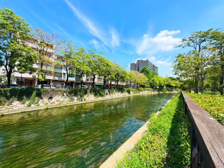 綠川水岸融合人文生態-河岸環境優美邀市民周末漫步