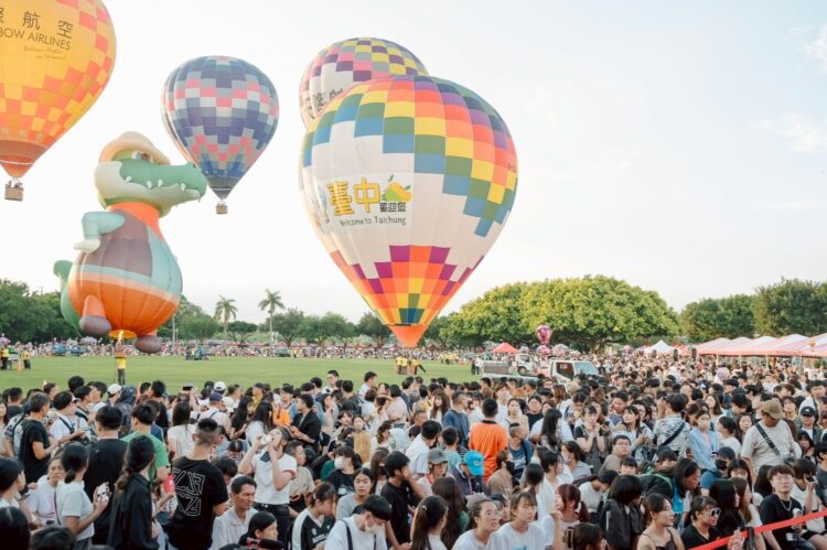 石岡熱氣球人氣爆棚！單日湧入15萬人-民政局長：今年造訪人次將創新高