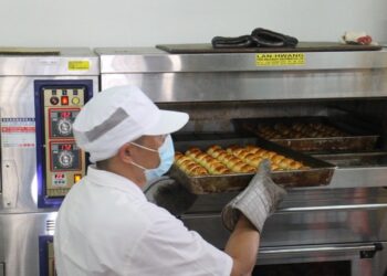 因應中秋節來臨加班趕製月餅-中市勞工局提醒雇主仍應注意勞動權益