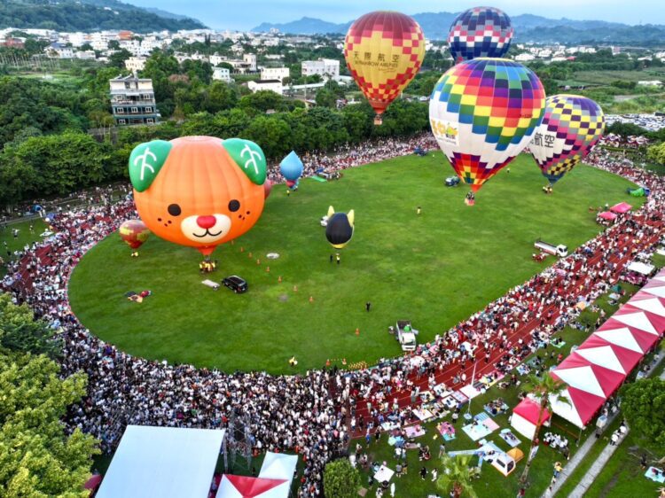 今夏最燃！台中石岡熱氣球3天湧31萬人次-民政局長：打造山城特色品牌