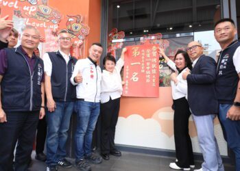鍋烤人氣王出爐！盧市長親貼紅榜-祝賀五間冠軍店家