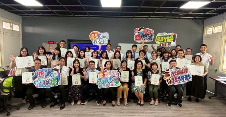 中市閱讀教育輔導團授證　厚植閱讀動能、推動書香校園