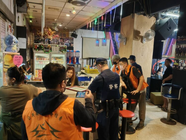守護青少年安全環境!中市經發局暑期聯合稽查逾200家休閒娛樂場所-查獲違規8家次、裁罰54萬元