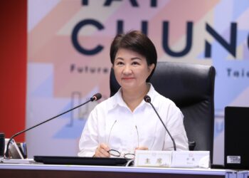 向教師致上最敬禮-盧市長宣布：敬師禮券600元加碼至1千元並擴大發放象