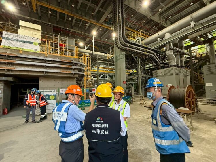 中市環保局長親率隊現勘中火燃氣機組-要求台電全面停機嚴格檢查