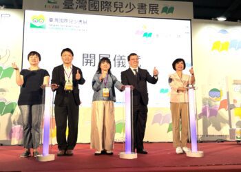 台灣國際兒少書展開幕首日參觀人潮湧現-台中館內互動裝置超吸睛！