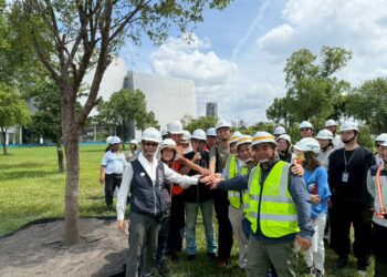 產官學力挺創新！首次導入「空氣盆」-中央公園全樹型示範移種植觀摩獲好評