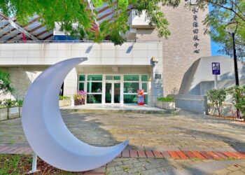 青春畫筆點亮『新光』！向上國中美術展倒數計時