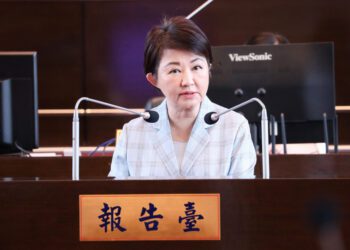 九大方程式編織幸福台中！盧市長施政報告再宣示「留在家」-伴市民迎接國際經濟挑戰