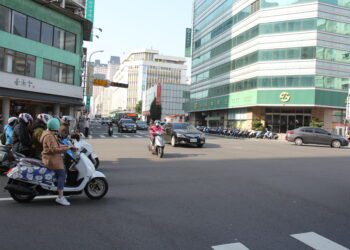 教師節、中秋節、雙十節假期出遊-最佳指南下載台中交通網app