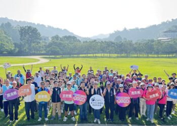 中市工策會攜手百位企業主健行-促進跨業交流與身心健康