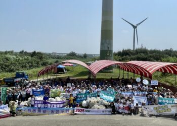 近千人響應淨灘-中市環保局推動「煙蒂不落地-減塑好生活」