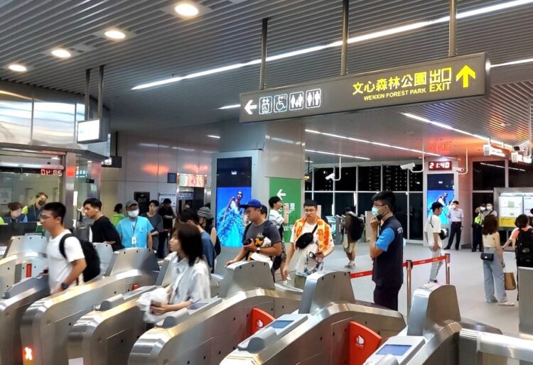 參加國慶晚會和搖滾台中-搭中捷最輕鬆方便！
