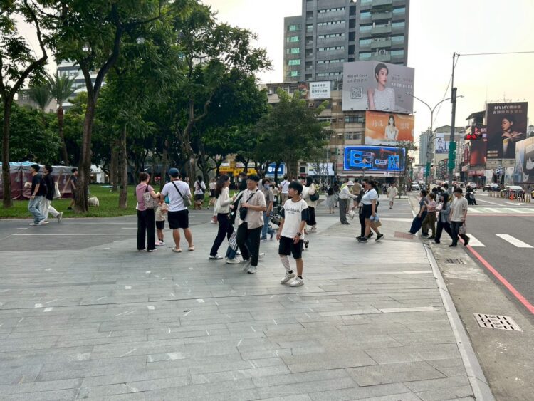 台中市民廣場煥新登場！-人行動線加寬打造友善安全城市地標