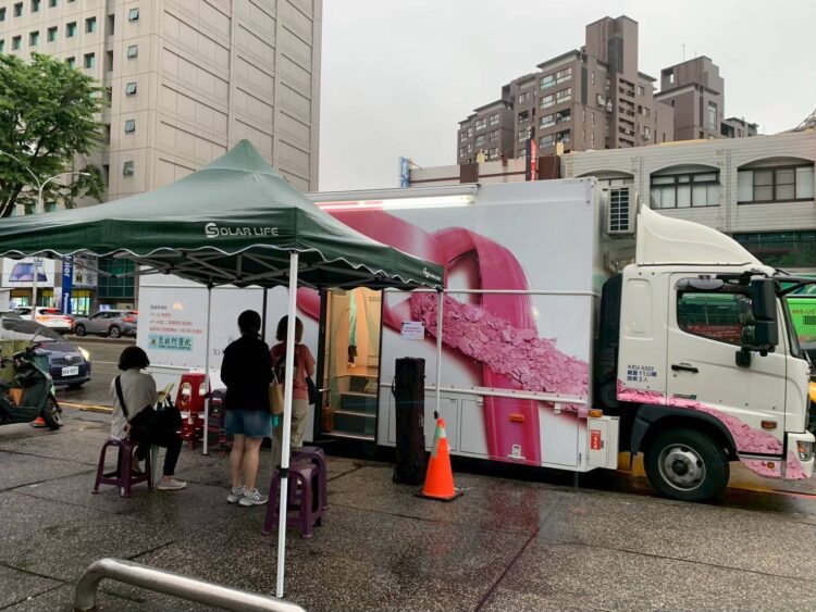 中市衛生局響應國際乳癌防治月　曾局長呼籲女性定期乳房x光檢查守護健康