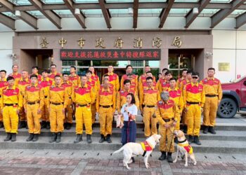 3大勇犬挺身災區!台中特搜隊搜救犬馳援花蓮-市府特別加菜、健檢