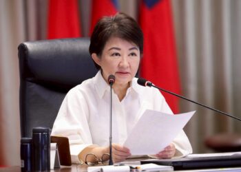 中市府汰換課桌椅不浪費！-盧市長宣布：學生家庭、社區機構皆可領取再利用