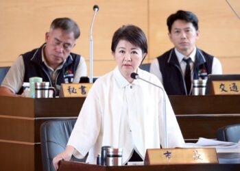 議員批中央公布公車事故傷亡人數有落差-盧市長籲政府執政務必公平公開