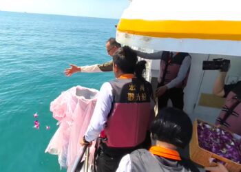 中彰投苗雲聯合海葬梧棲漁港啟航-19名先行者安息大海