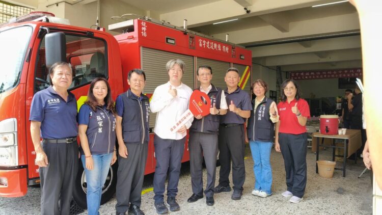 富宇建設機構捐中市消防局小水箱車-強化龍井區救災戰力、守護市民安全