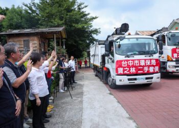 救災第四隊！盧市長出動「家具超人」-台中再生家具馳援花蓮送暖