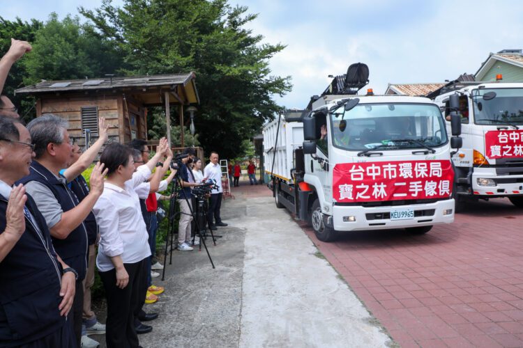 救災第四隊！盧市長出動「家具超人」-台中再生家具馳援花蓮送暖
