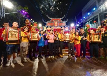 大庄媽7天6夜進香回鑾-海線「跑大轎」接駕-民政局長祈求國泰民安