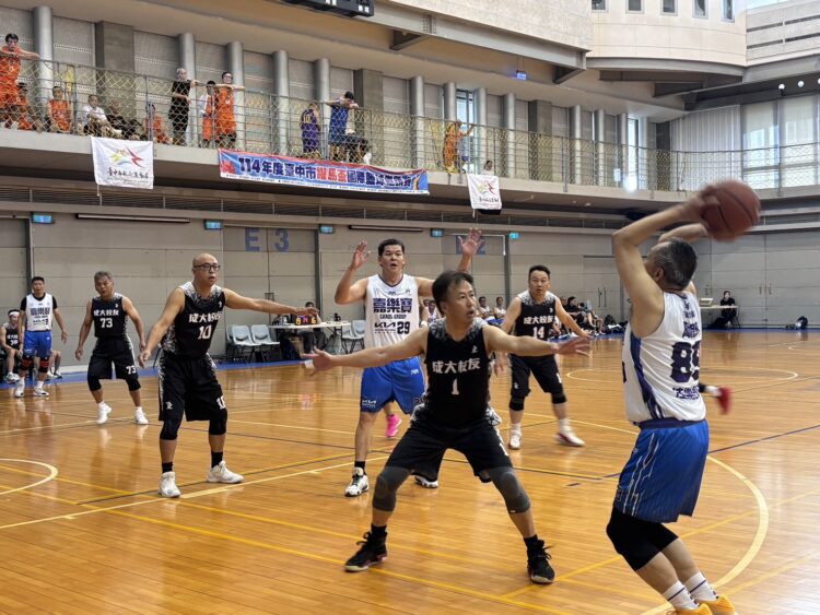 從快馬到天馬跨世代球員同場較勁-躍馬盃籃球邀請賽點燃台中熱血十月